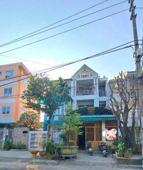 Bán nhà 3 tầng mặt tiền 142.5m² trung tâm Huế, 10 tỷ