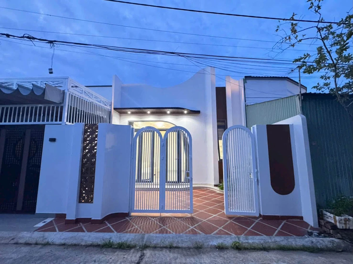 Bán nhà 2 phòng ngủ 83.5m² Rạch Giá Kiên Giang 2 tỷ 049 triệu - Ảnh 1