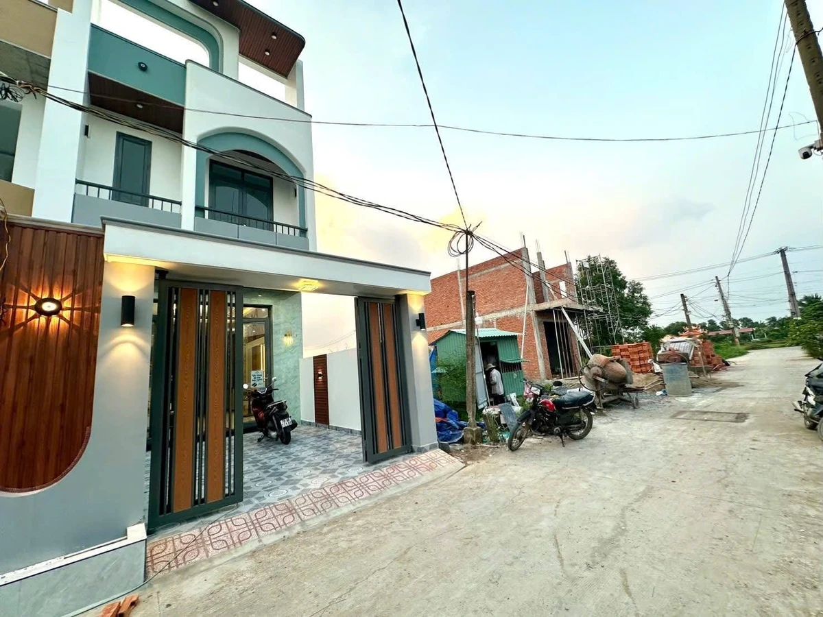 Bán nhà 1 trệt 1 lầu 111m² Tân Bửu Bình Chánh 2,65 tỷ - Ảnh 1