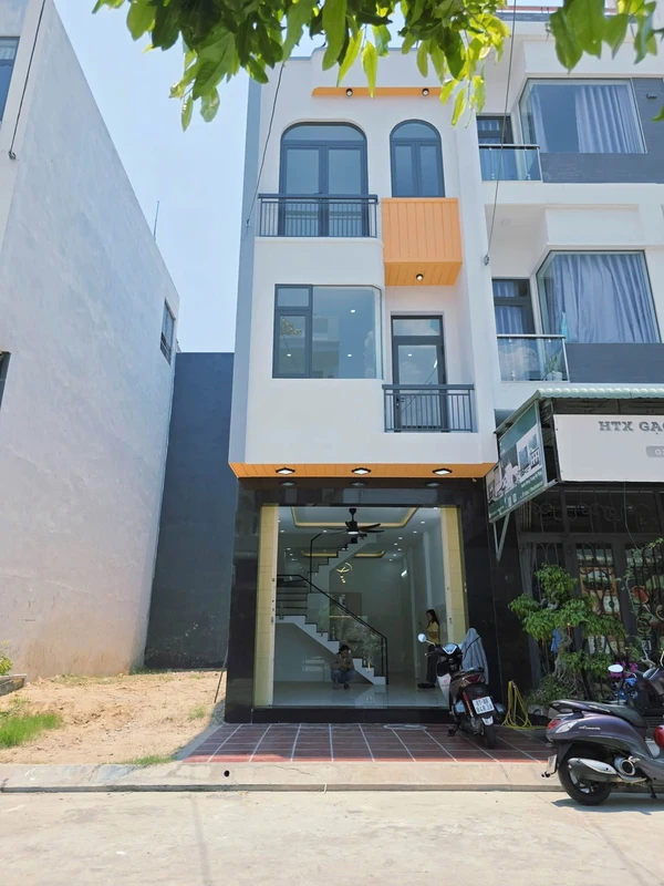 Bán nhà mặt tiền 3 tầng 40m² 3PN Quy Nhơn
