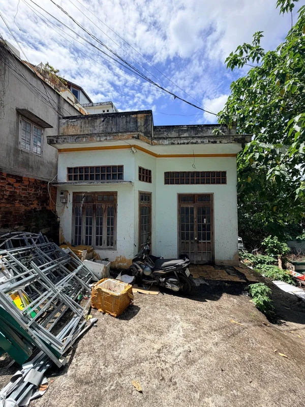 Bán nhà 3 mặt tiền 201.6m² Điện Biên Phủ Buôn Ma Thuột