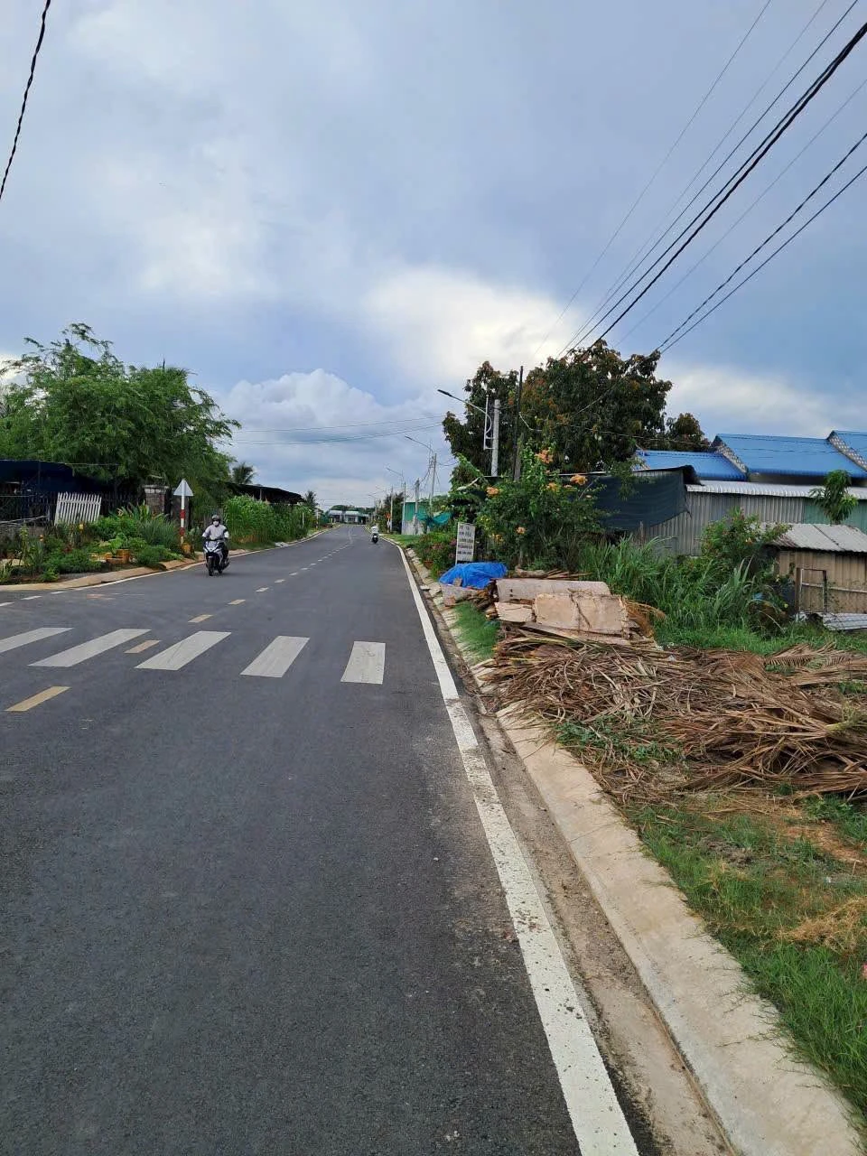 Bán nhà mặt tiền đường nhựa số 2 Bình Lợi, 5x34m, 4PN, giá 2,2 tỷ, Xã Hoà Khánh, Tây Ninh - Ảnh 1