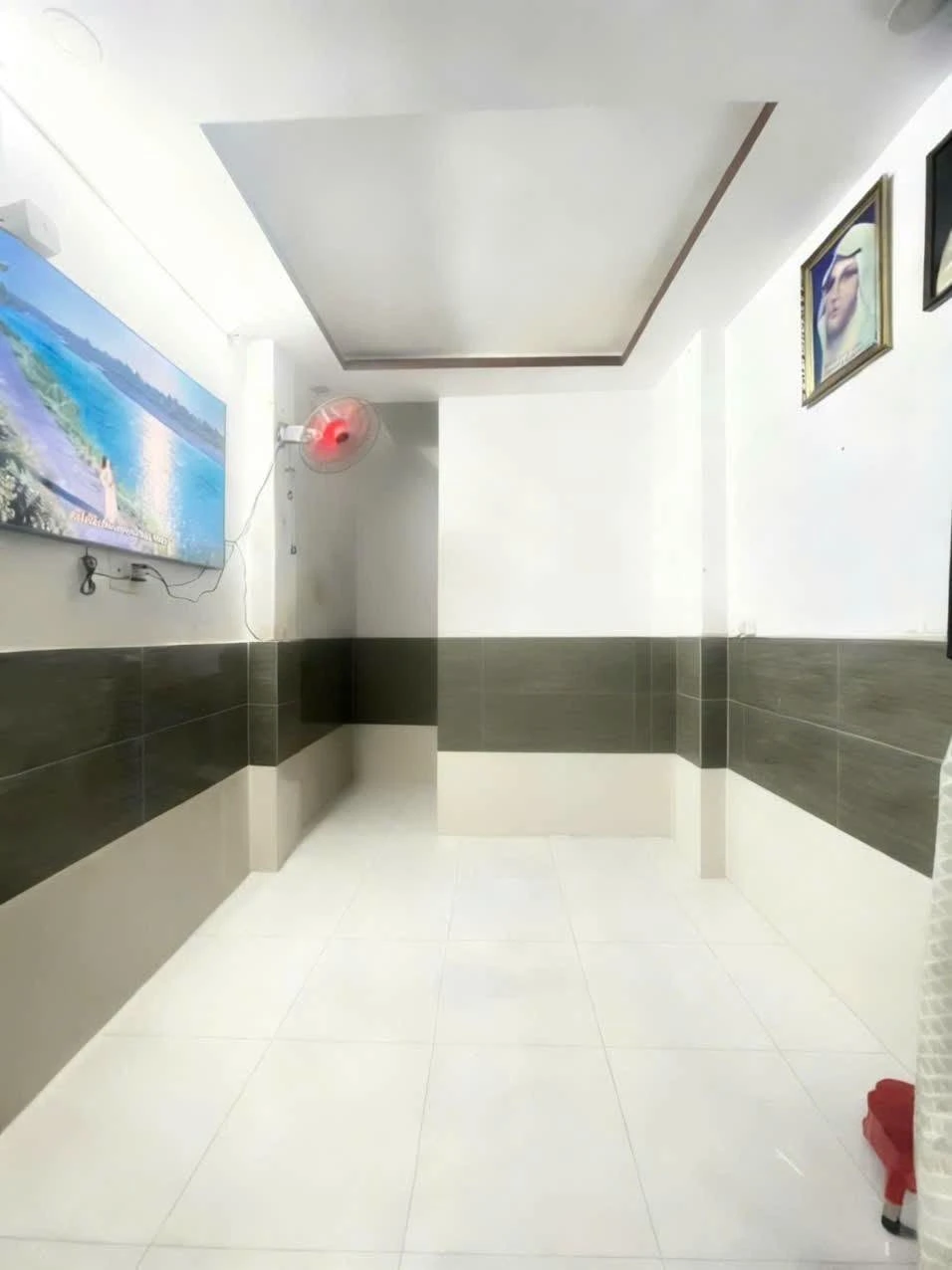Bán nhà 5 tấm đúc 16,6m2, 3 phòng ngủ, 4 WC, đường Đoàn Văn Bơ, Quận 4 - Ảnh 1