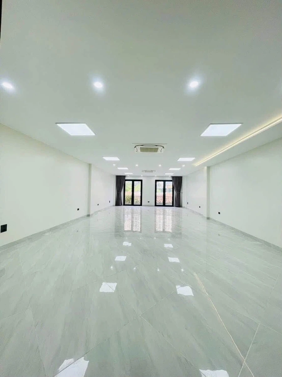 Bán nhà 7 tầng thang máy Vĩnh Tuy 99m², giá hơn 3 tỷ - Ảnh 1