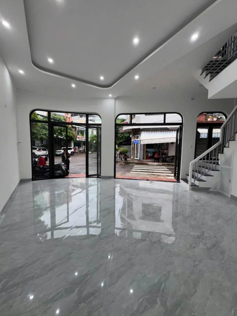 Bán nhà 3 tầng góc 2 mặt tiền Quy Nhơn 40m2 - 6,37 tỷ - Ảnh thu nhỏ 2