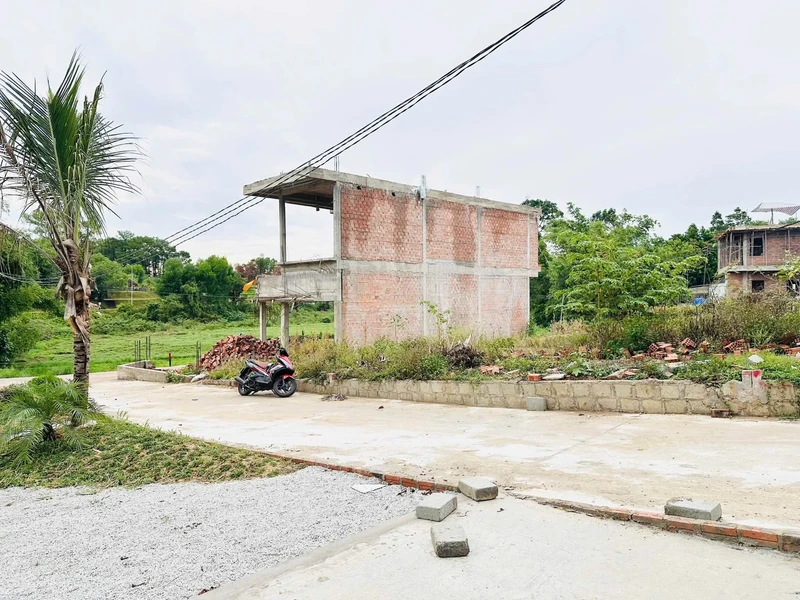 Bán 2 lô đất mặt tiền Sử Hy Nhan, Huế, 204m2