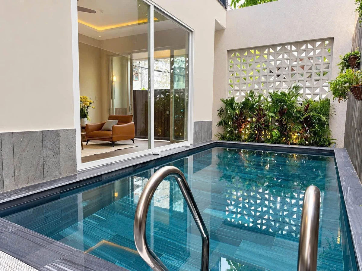 Cho thuê villa 3 tầng mặt tiền 105m2, 4PN, Hải Châu - Ảnh thu nhỏ 2