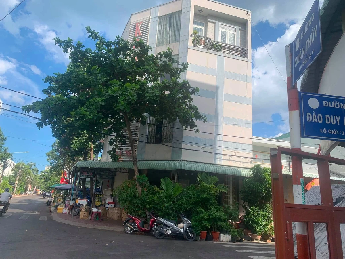 Bán nhà góc 2 mặt tiền 42m² Xuân Thủy, Quận 7 - Ảnh 1