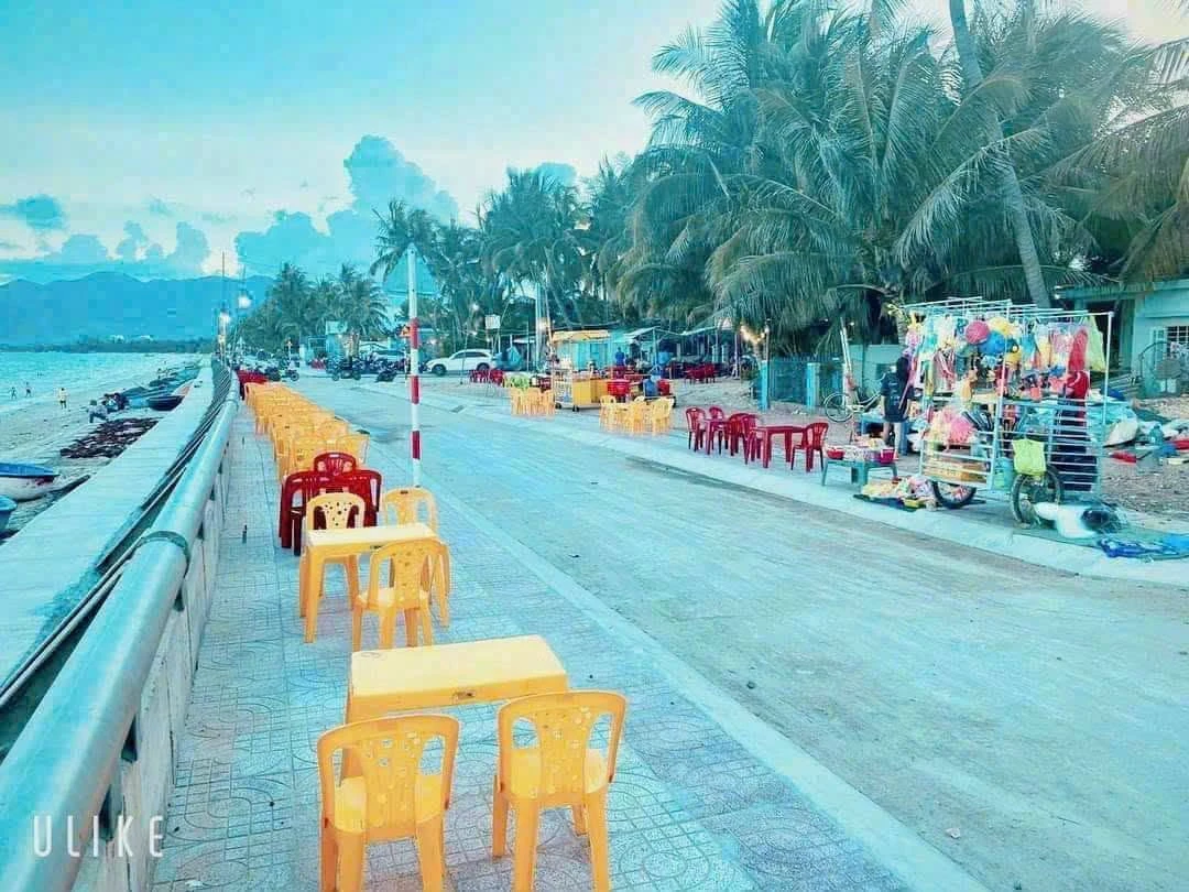 Bán nhà trực diện biển bờ kè Dốc Lết 102m2 giá 4 tỷ - Ảnh thu nhỏ 3