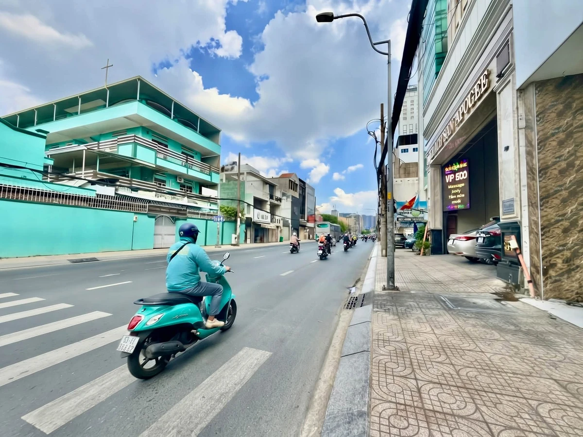 Bán nhà mặt tiền Đinh Bộ Lĩnh, Bình Thạnh 100m², đang cho thuê 20 triệu/tháng, giá 16 tỷ - Ảnh 1