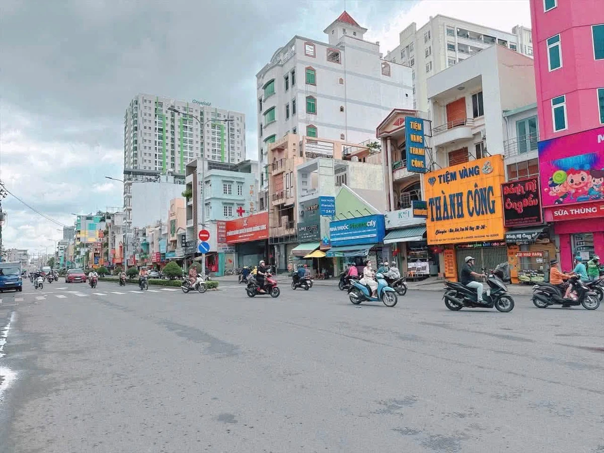 Bán nhà mặt tiền Bình Thạnh 10x30m vừa ở vừa kinh doanh - Ảnh thu nhỏ 4