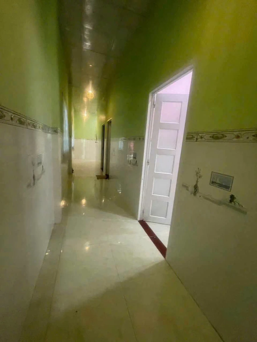 Bán nhà phố Phú Tân 318m² 3 phòng ngủ 990 triệu - Ảnh thu nhỏ 4