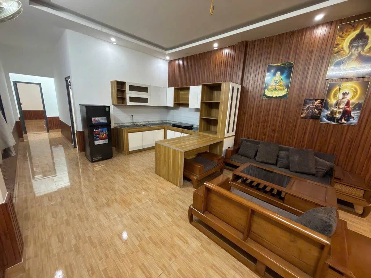 Cho thuê nhà nguyên căn 350m² 3 phòng ngủ TP Buôn Mê Thuột - Ảnh 1