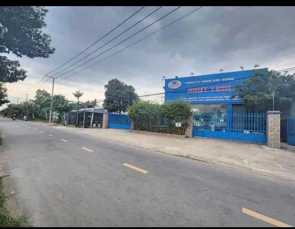 Bán nền góc 2 mặt tiền Phú Tân 303m² 1 tỷ - Ảnh 1