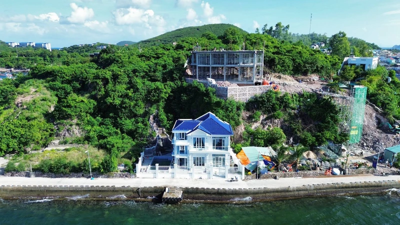 Biệt thự 3 tầng trực diện biển Nha Trang, 1.206m², 29,5 tỷ
