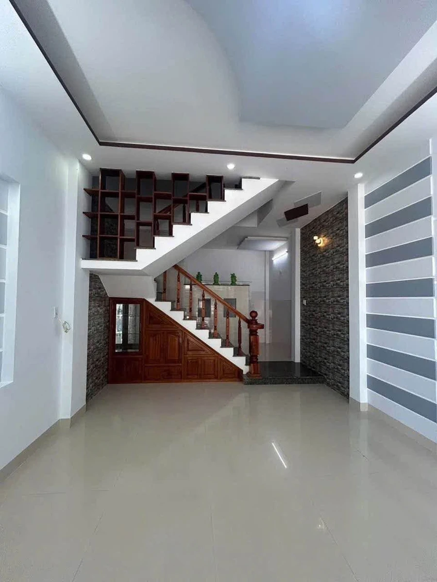 Bán nhà 3 tầng 132m² đường Hoàng Văn Thái, Quy Nhơn - Ảnh thu nhỏ 3