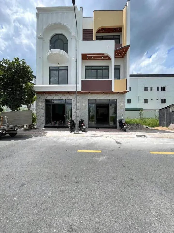 Bán nhà mới 1 trệt 2 lầu 5x15m KĐT The Sol City, Xã Phước Lý, Cần Giuộc, giá 4,6 tỷ - Ảnh 1