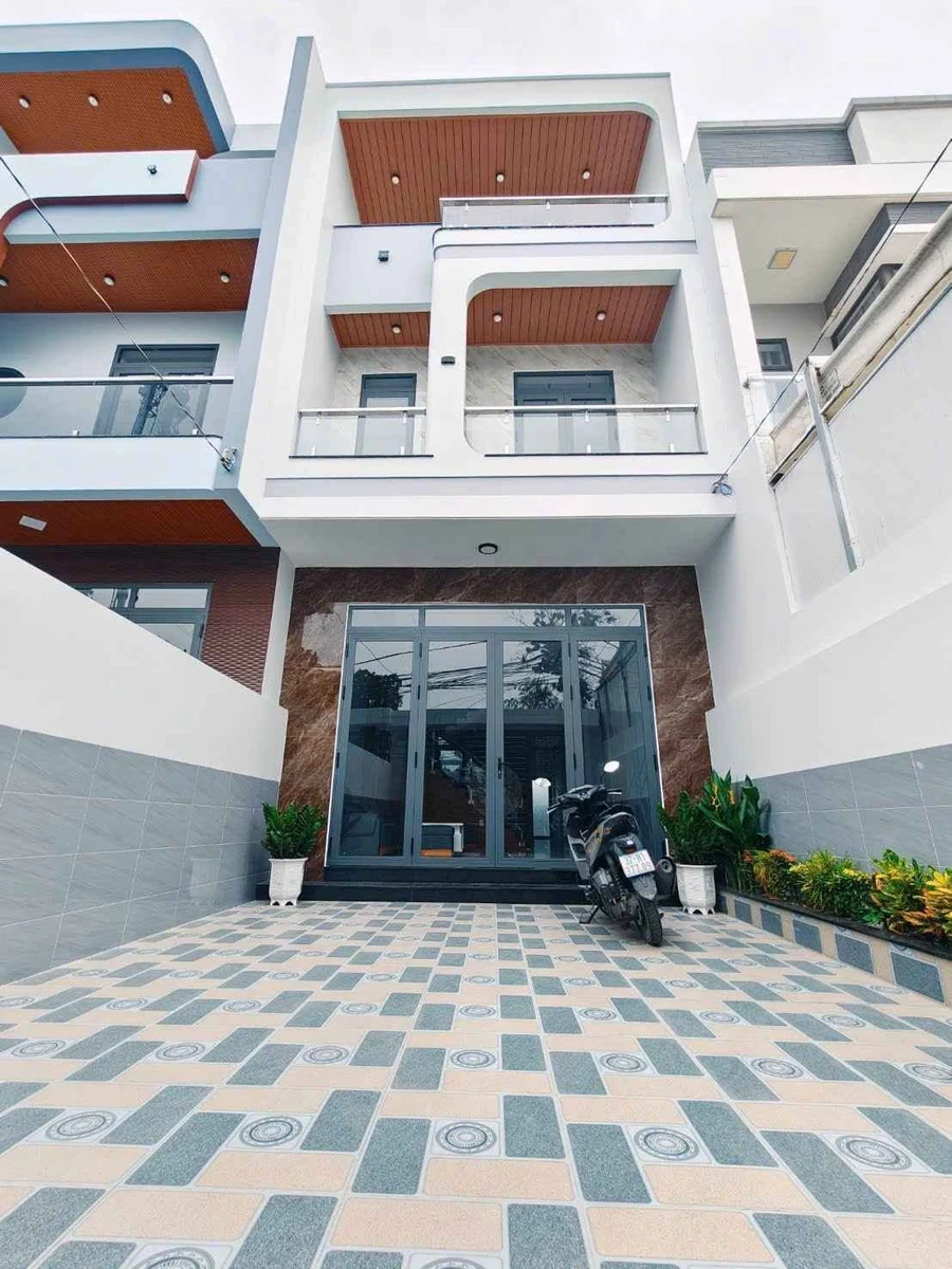 Bán nhà 130m² 3 phòng ngủ Tân Đông Hiệp Dĩ An 5.8 tỷ - Ảnh thu nhỏ 2