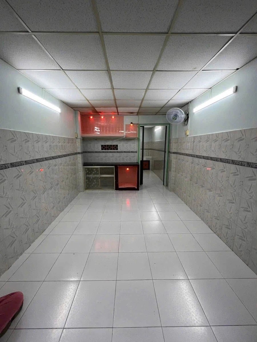 Bán nhà hẻm 5m đường Chiến Lược, 2 tầng, 2PN 2WC, giá 3,3 tỷ, Bình Tân - Ảnh thu nhỏ 2