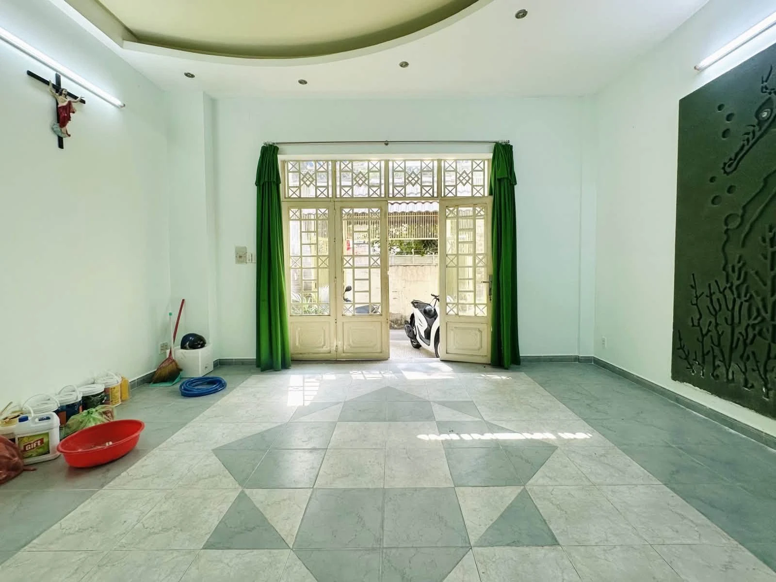 Bán biệt thự kiểu cũ 3 tầng 77m2, 5PN, hẻm Lê Quang Định, Bình Thạnh giá 7,99 tỷ - Ảnh 1
