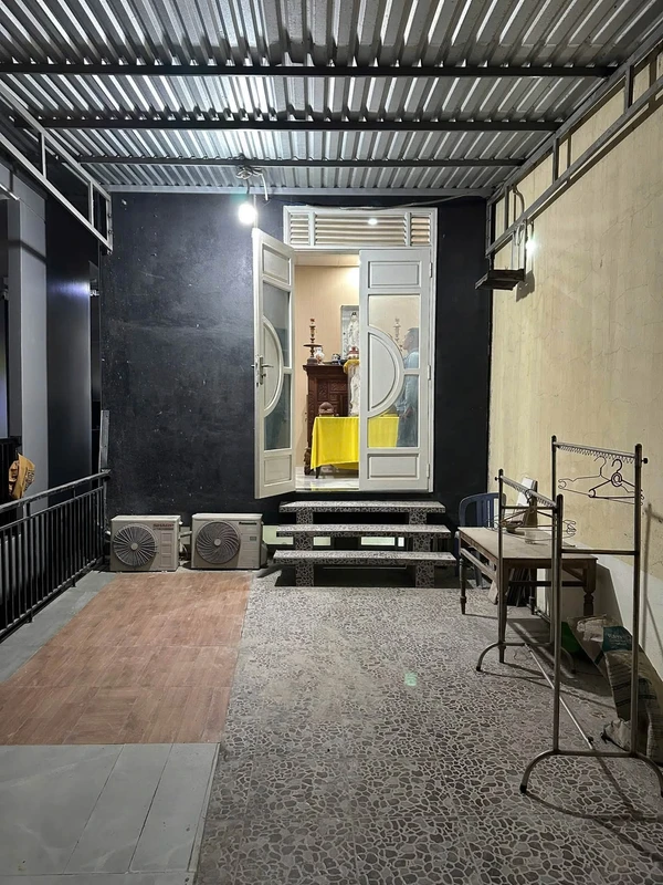 Bán nhà mặt tiền 100m2 Nguyễn Khoa Chiêm, Huế, 2 tỷ