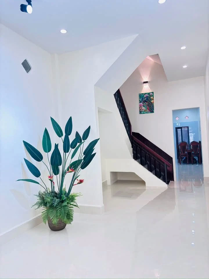 Bán nhà mặt tiền Huỳnh Tịnh Của Rạch Giá 2,6 tỷ - Ảnh thu nhỏ 2