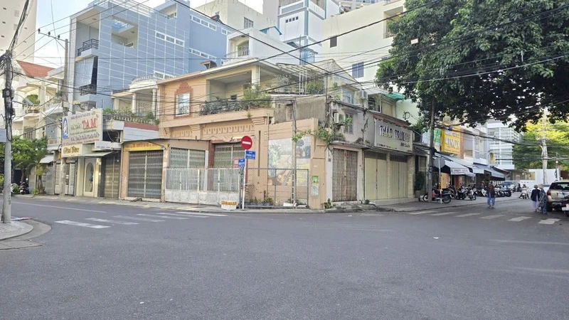 Bán nhà căn góc 2 mặt tiền 207m2 đường Hoàng Văn Thụ, Nha Trang giá 31 tỷ