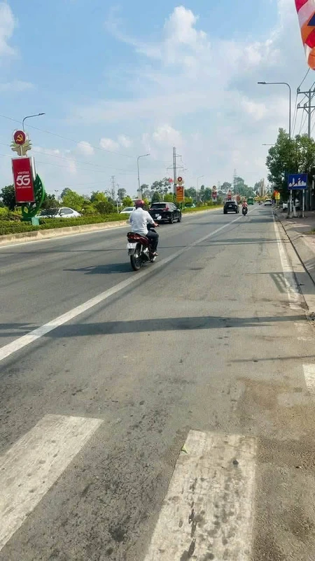 Bán lô đất 311,3m2 hẻm Honda cách QL1A 70m, Phường 5 Tân An, giá 900 triệu