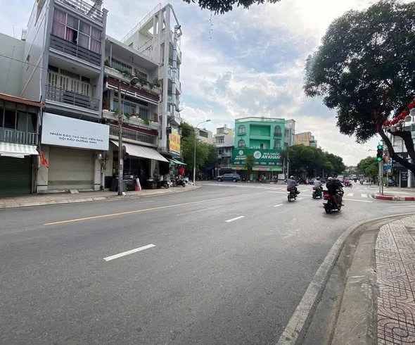 Bán nhà mặt tiền 41m² tại Lãnh Bình Thăng, Q4 - 10.8 tỷ - Ảnh thu nhỏ 2