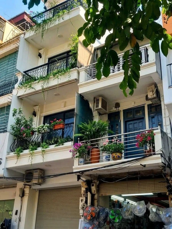 Bán shophouse mặt phố cổ Hoàn Kiếm 30m² 4 tầng 17 tỷ