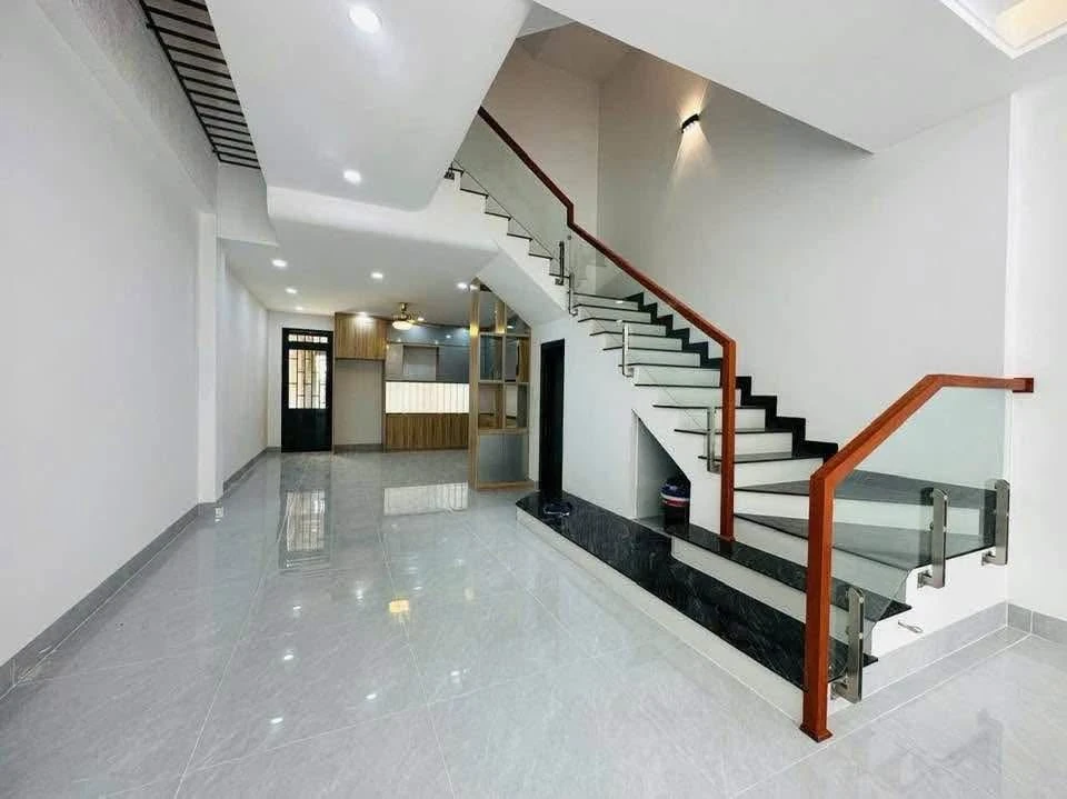 Bán nhà mới 100% mặt tiền đường D4 KDC Phúc Đạt, 100m², 4PN, giá 6,9 tỷ, Bình Dương - Ảnh thu nhỏ 4