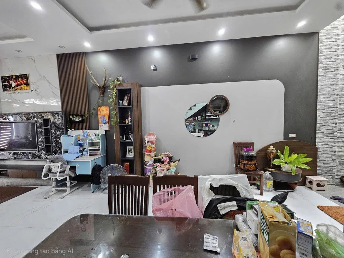 Bán nhà 3 tầng 100m² mặt tiền 6m, Lê Lai, Quận 1 - Ảnh thu nhỏ 4