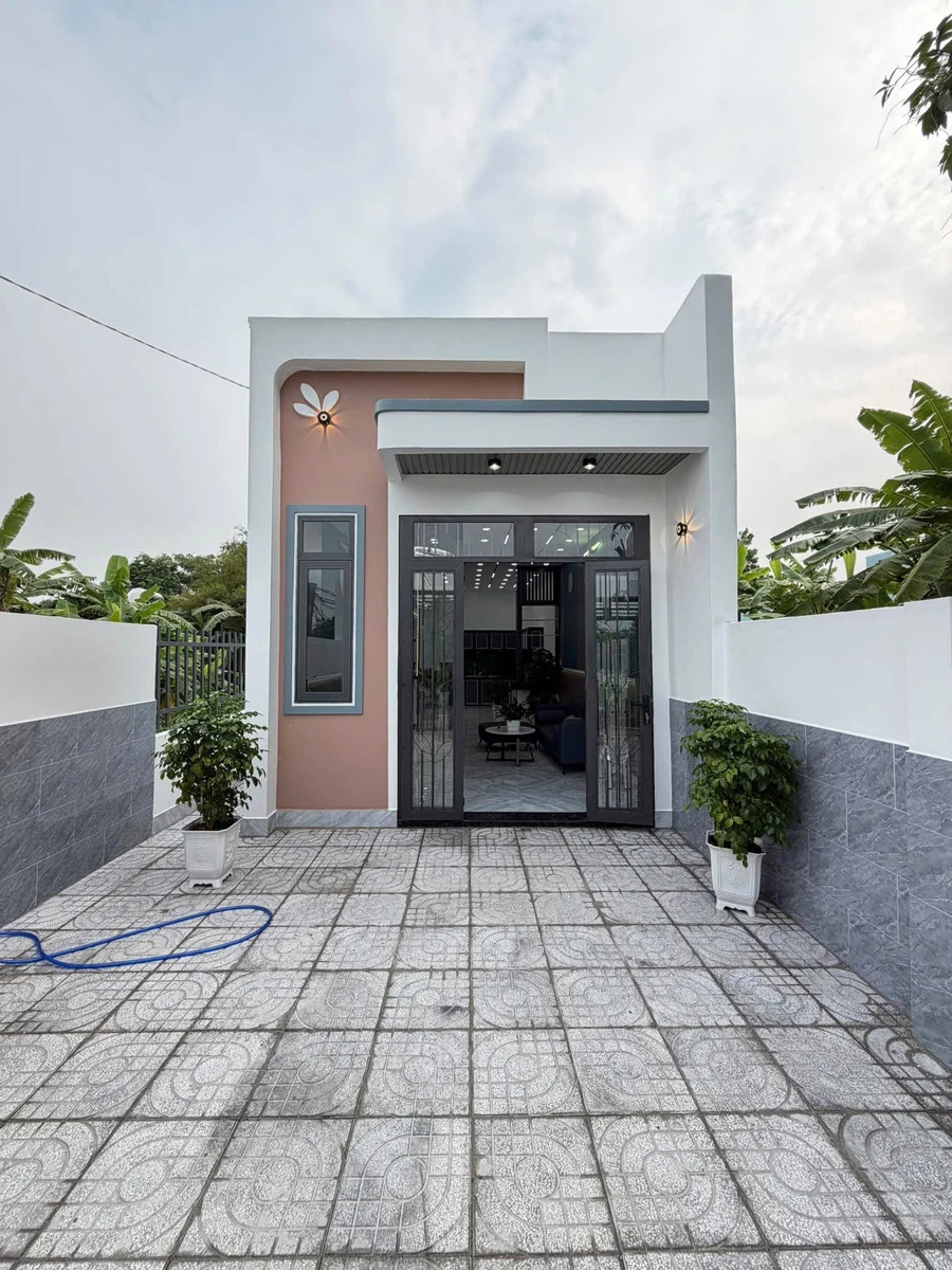 Bán nhà 3 phòng ngủ 150m² Đức Hòa Long An 2 tỷ 50 triệu - Ảnh thu nhỏ 2