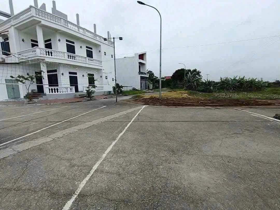 Bán lô góc Hoà Phong 112m2 sổ đỏ chính chủ - Ảnh 1