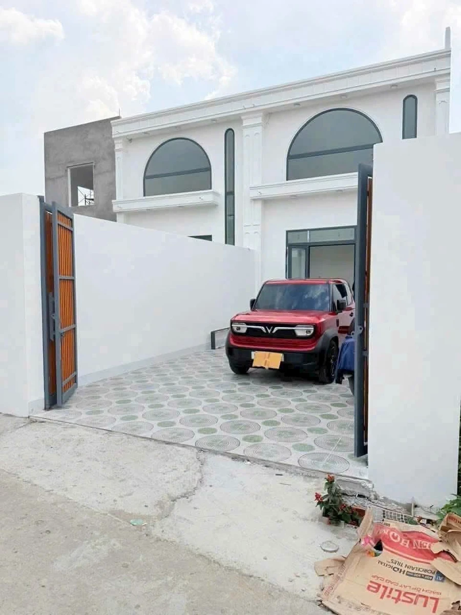 Bán nhà 1 trệt 1 lầu 113m2 sát chợ Đức Tân, Tân Trụ, Long An giá 1,68 tỷ - Ảnh thu nhỏ 2