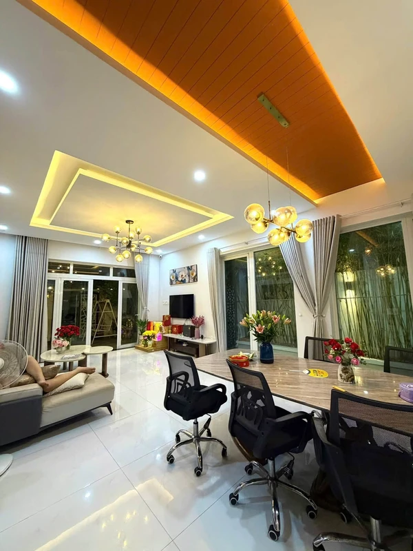 Cho thuê biệt thự 3 tầng 400m2, 4PN, 40 triệu/tháng tại Mỹ Gia