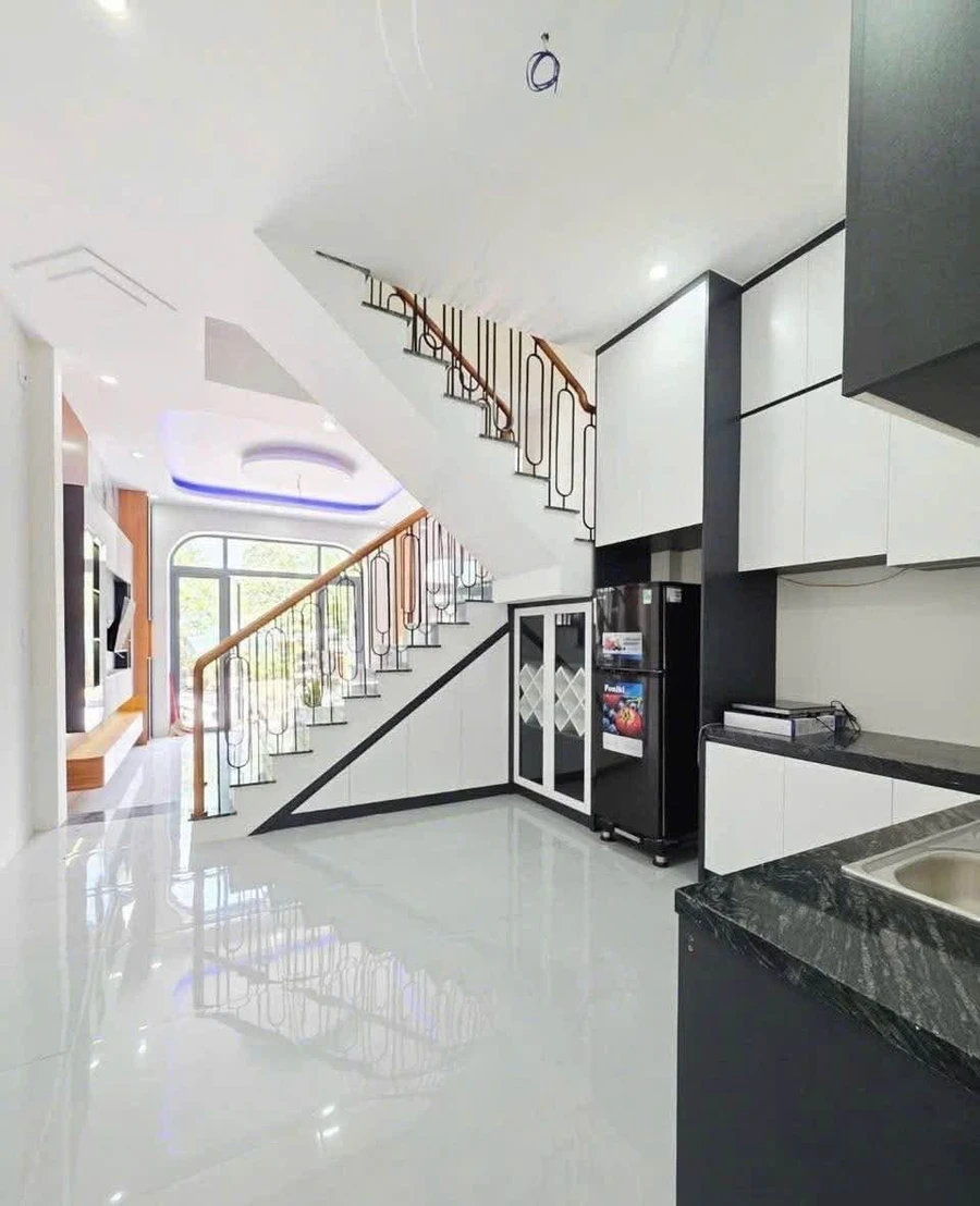 Bán nhà hẻm 2 tầng Thành Thái Quy Nhơn, 40m2, 2PN, 2.8 tỷ - Ảnh thu nhỏ 2