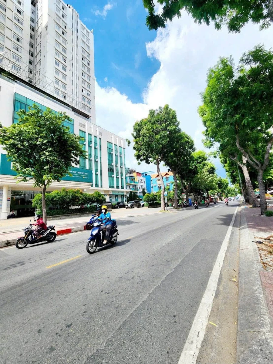 Bán nhà 5 tầng 50m2 4PN gần Cư xá Lữ Gia, Quận 11, giá 9,2 tỷ - Ảnh 1