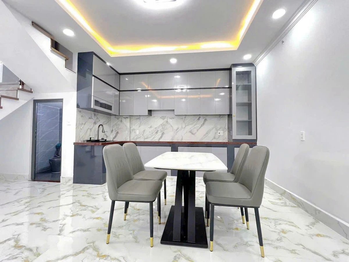 Bán nhà lầu 4PN 100m² Đồng Khởi Quận 1 - Ảnh thu nhỏ 3
