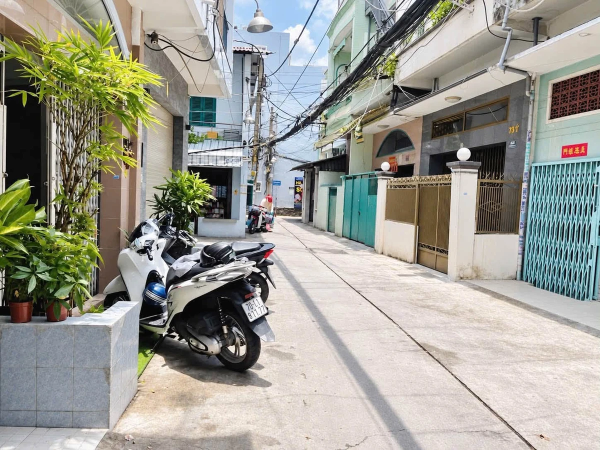 Bán nhà 3 tầng 52m² 4 phòng ngủ Quận 1 - Ảnh thu nhỏ 2