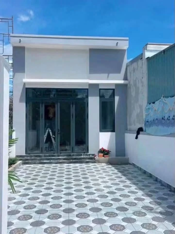 Bán nhà mới xây 3PN Phường Phú An, 140m², 2 tỷ 100 - Ảnh 1