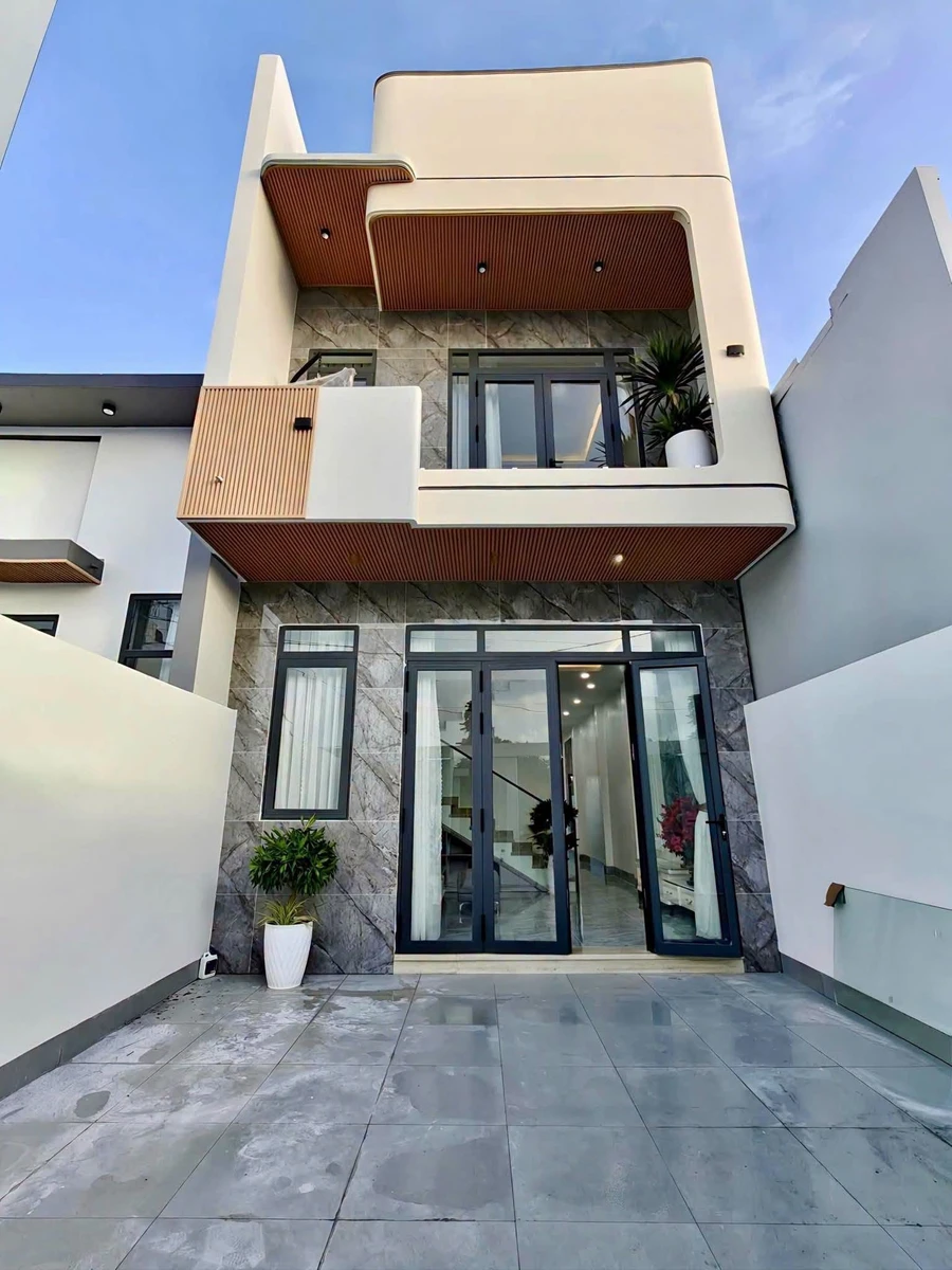 Bán nhà mặt tiền Nguyễn Huy Tưởng Rạch Giá 89m2, 3 PN - Ảnh thu nhỏ 2