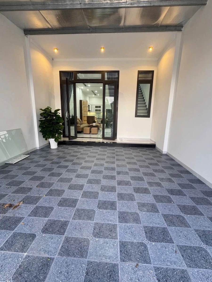 Bán nhà 2 tầng 105m2 Nguyễn Trường Tộ 2.95 tỷ - Ảnh 1