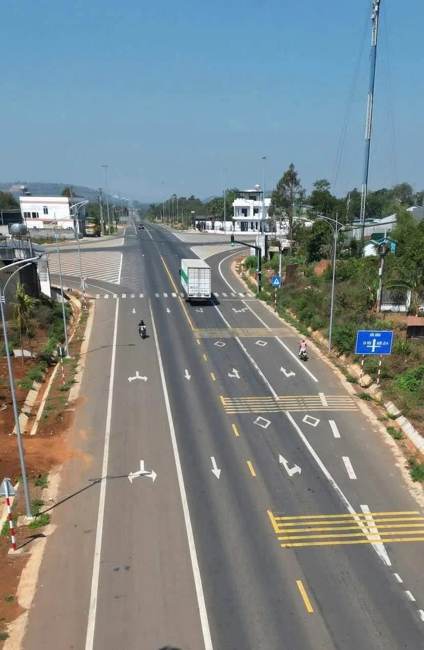 Bán đất 48x50m, thổ cư 180m2 tại Buôn Tơng Jú, Phường Eakao, Đắk Lắk giá 3,59 tỷ - Ảnh 1