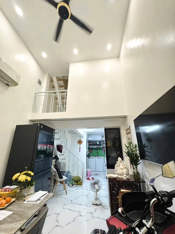 Bán nhà 3PN 77.9m² Bến Vân Đồn Quận 4, 6.3 tỷ
