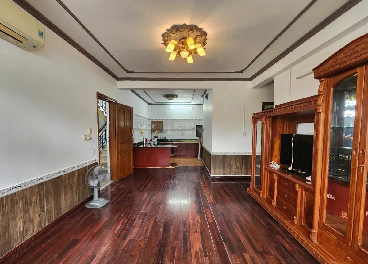 Bán căn hộ 2PN 65m2 mặt tiền Nguyễn Tri Phương Quận 5, 3 tỷ - Ảnh 1