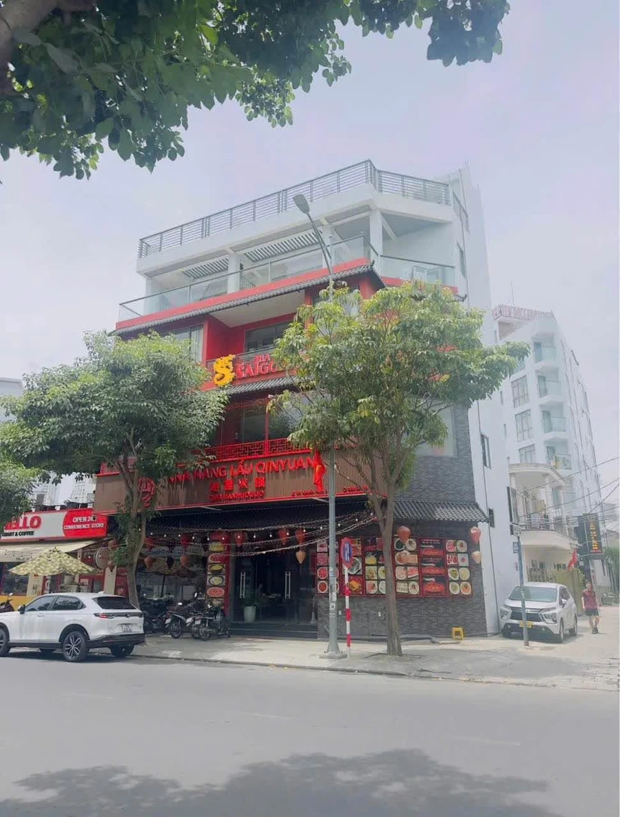 Bán nhà góc 3 mặt tiền 130m2, 4 tầng có thang máy, đường Nguyễn Thiện Thuật nối dài, Nha Trang - Ảnh 1