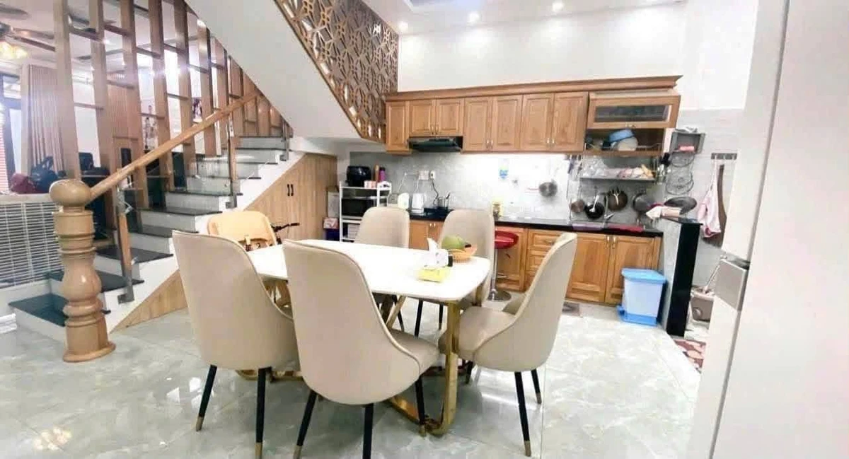 Bán nhà 4 tầng 50m² sát mặt tiền Nguyễn Tiểu La, Quận 10, giá 5,1 tỷ - Ảnh thu nhỏ 3