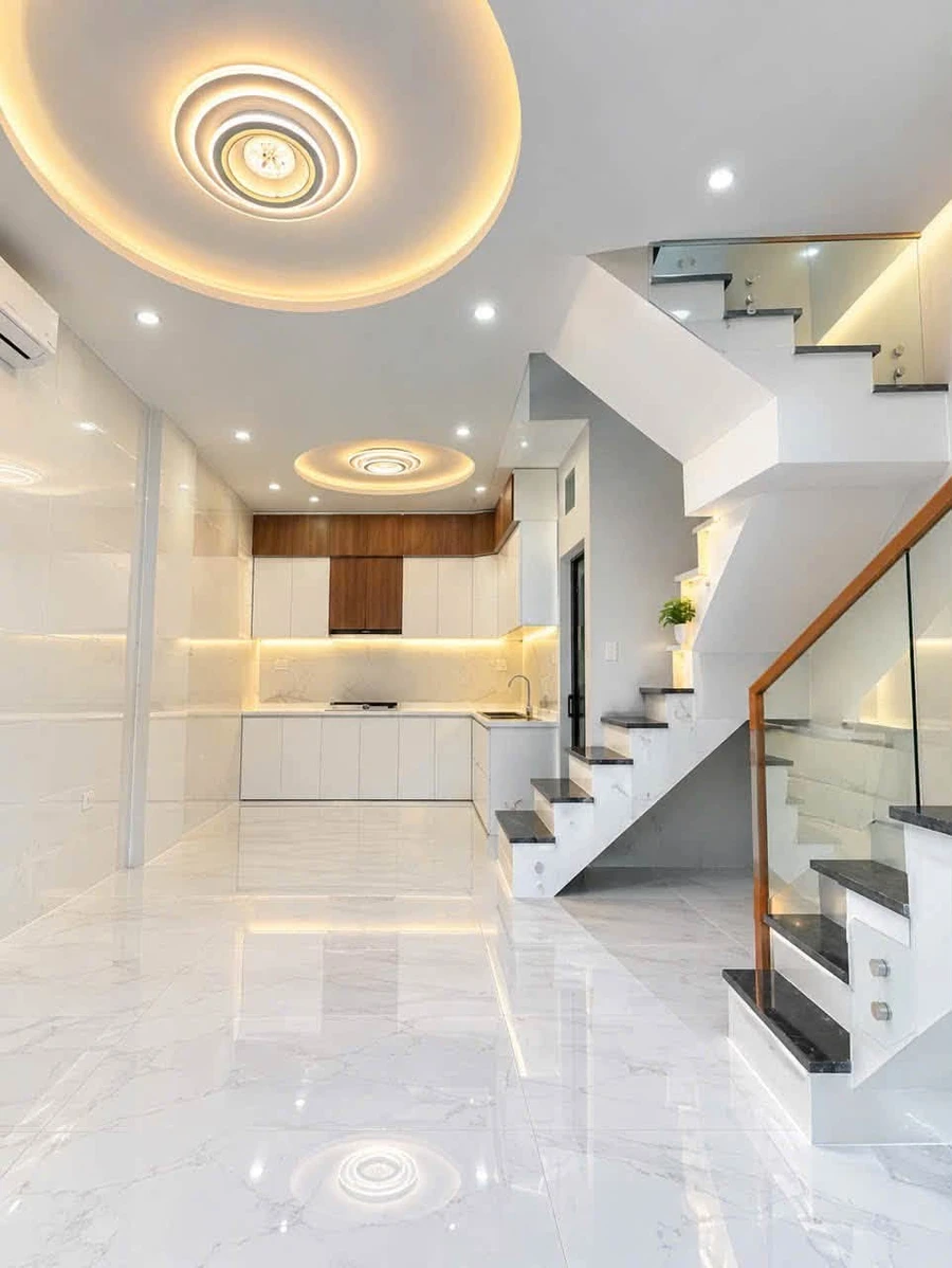 Bán nhà hẻm thông 4 phòng ngủ 83m² Huỳnh Tấn Phát Quận 7 - Ảnh thu nhỏ 2