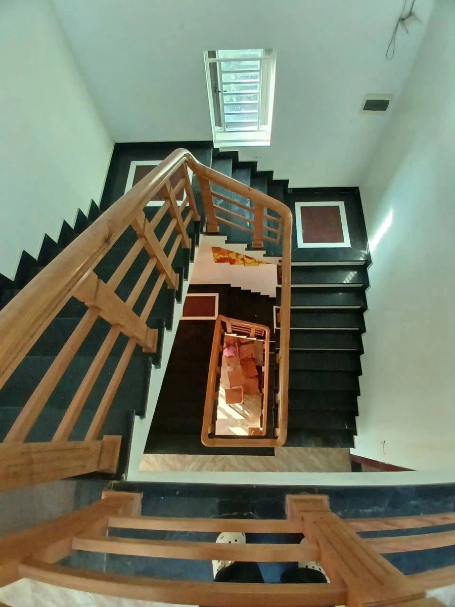 Bán nhà 3 tầng 4 PN 100m2 Đông Tiến trên 2 tỷ - Ảnh thu nhỏ 3